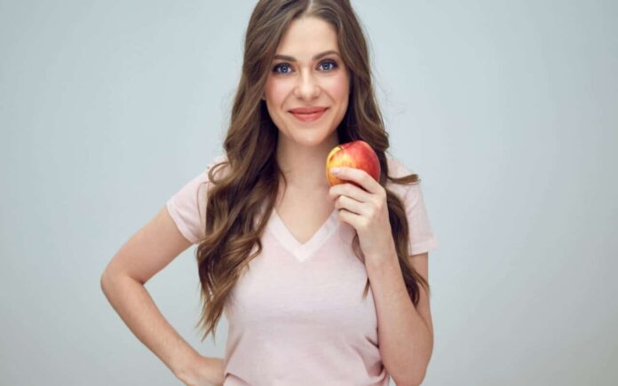Apples are rich in flavonoids and antioxidants, particularly quercetin, which have been associated with a reduced risk of heart disease.